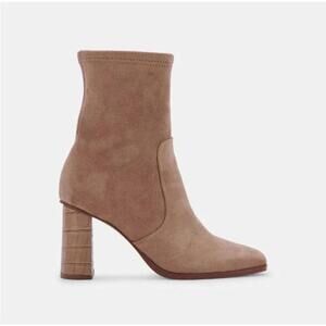 Chic Suede Ankle Boots with Chunky Heels